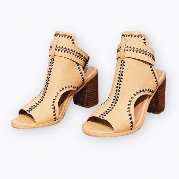 Very Volatile Shoes - MAKE ANY OFFER! Very Volatile Odette Faux Leather Slingback Stack Heeled Sandals